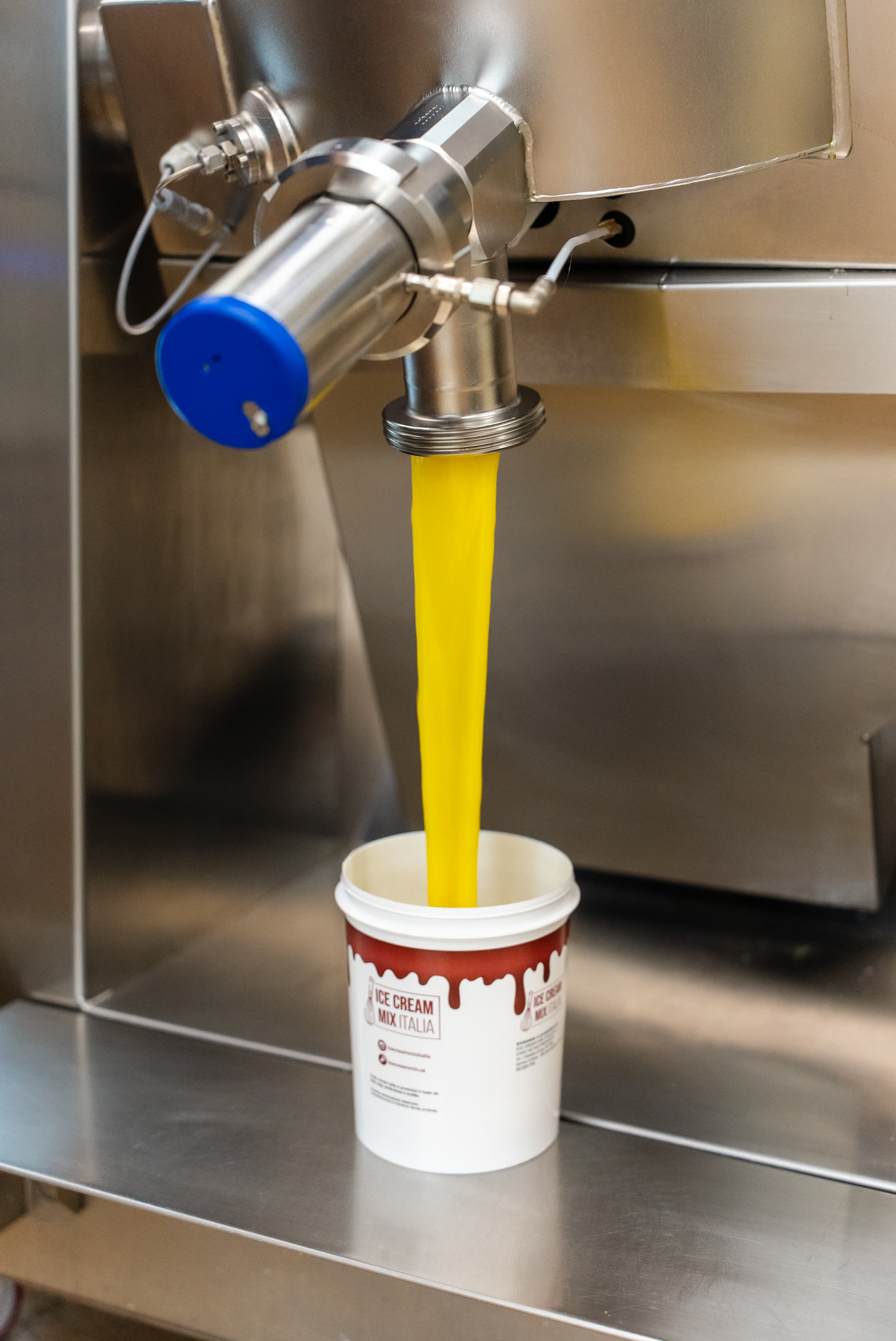 Filling line at the Ice Cream Mix Italia plant